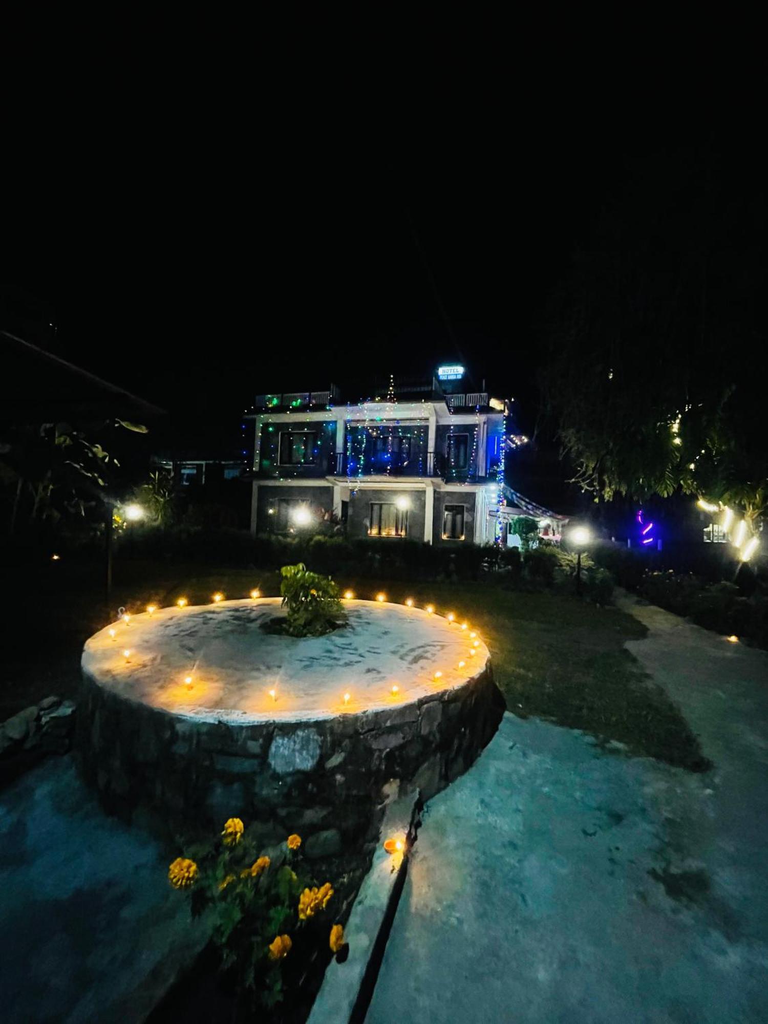 Hotel Peace Ganga Inn Pokhara Exterior foto